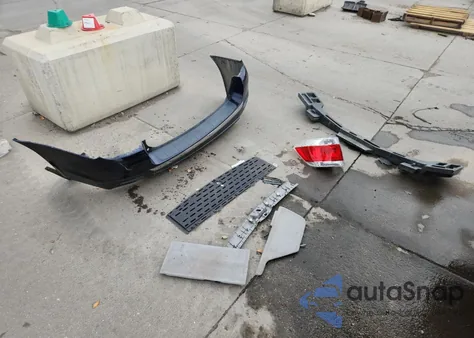 2013 Toyota Highlander Limited z USA, uszkodzony, nr VIN 5TDYK3EH4DS109027